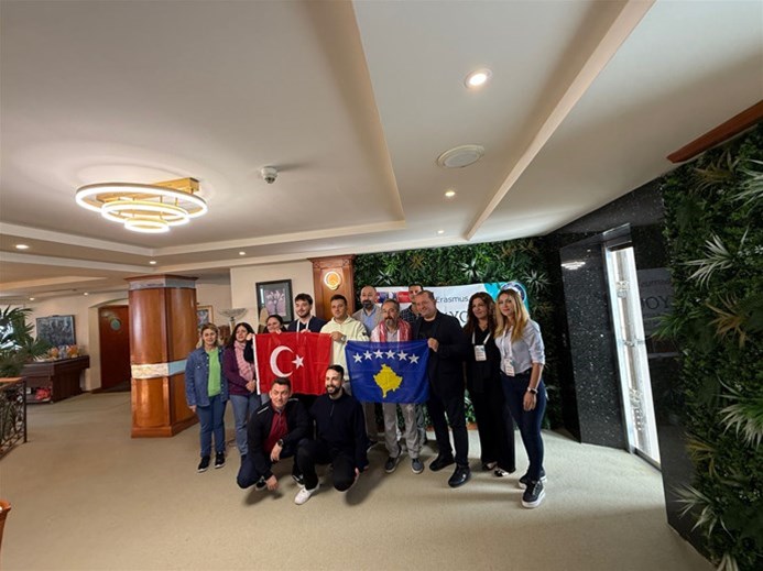 SEL4YOUTH:SOSYAL VE DUYGUSAL ÖĞRENME YOLUYLA DAYANIKLI LİDERLER YETİŞTİRMEK EĞİTİMİ KOSOVA’DA GERÇEKLEŞTİRİLDİ